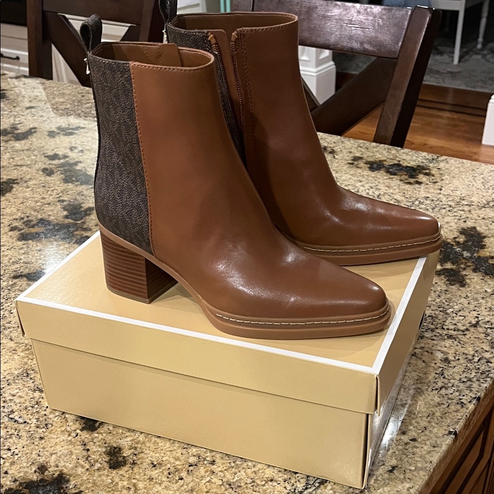 Michael Kors Tan & Dark Brown Lex Bootie women size 6.5 New